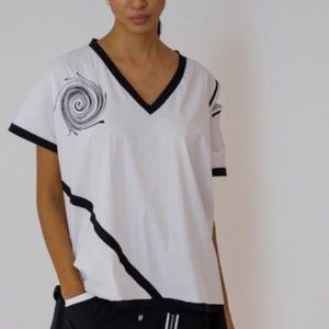 Elegant oversized white-black top